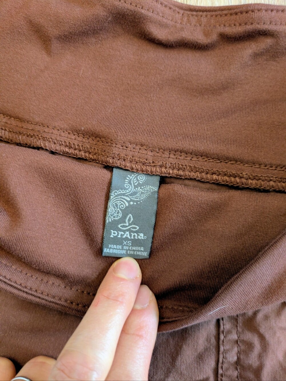 Prana Women's Kanab High-Waist Shorts In Stone Brown And Reddish Brown - Picture 3 of 3